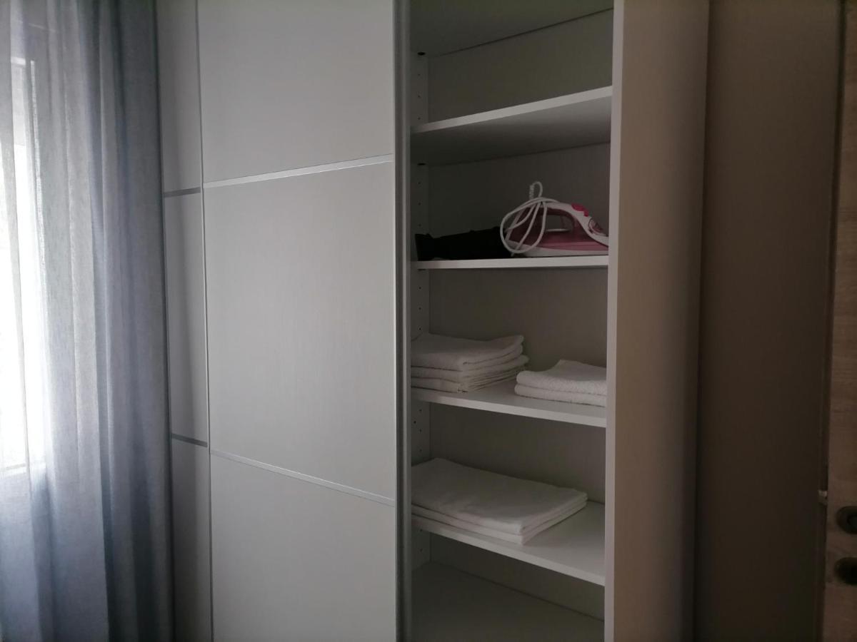Petrani Suite 1 Néa Péramos 外观 照片