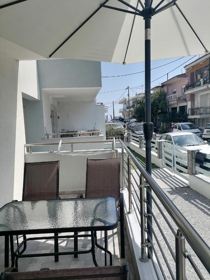 Petrani Suite 1 Néa Péramos 外观 照片